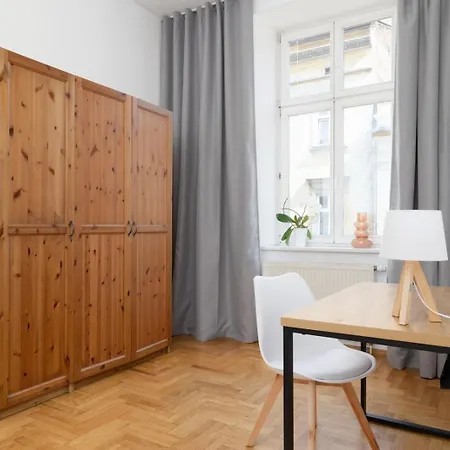 Ashen Glow - 1Br For 4 - City Center